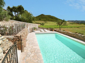 Alluring Apartment in Villes que with Jacuzzi, Villesèque-des-Corbières